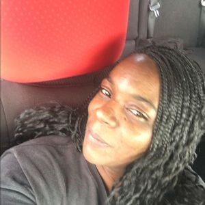 Meet your Posher, Dionne